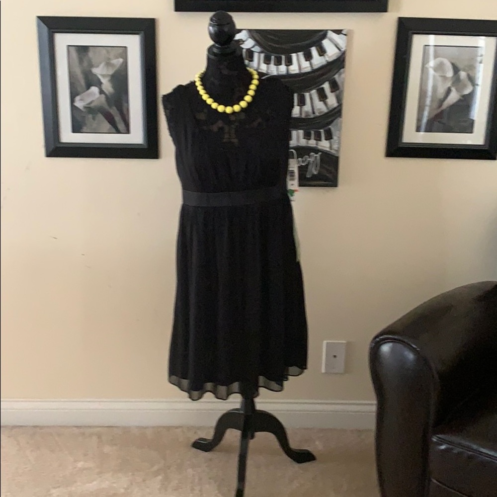 🛑 SOLD … 💜 FIRM ... Black Dress